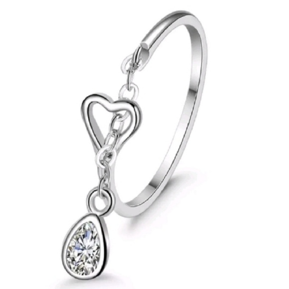 1 LEFT 🎀3/$23🎀 Silver Waterdrop Ring - Picture 2 of 5